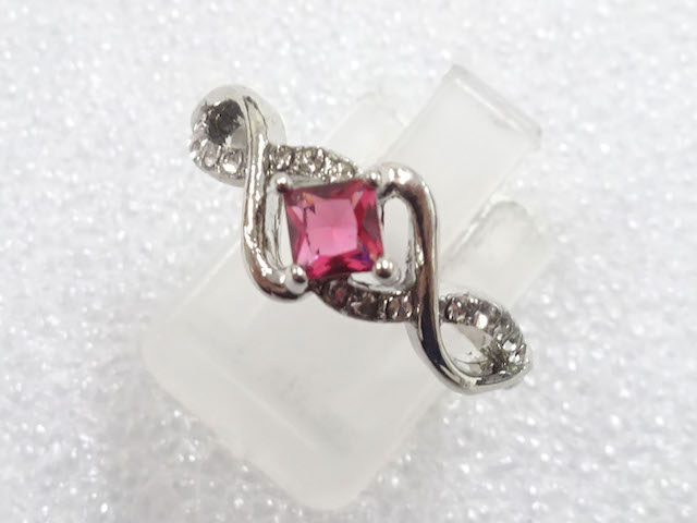 JAPANESE KIMONO / ANTIQUE COLORED STONE RING (SIZE 15.5)